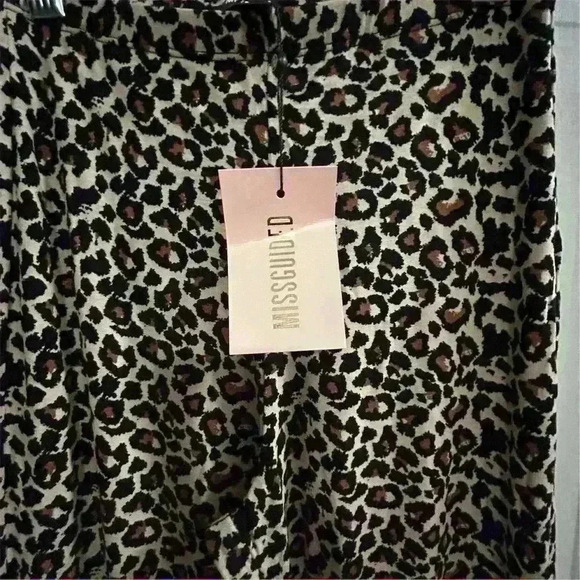 Missguided Women's Size 4 Brown Leopard Print Jersey Flare Pants Casual - Picture 6 of 12